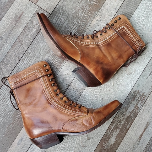 Guess by Marciano Shoes - Vintage Guess by Georges Marciano lace up boots